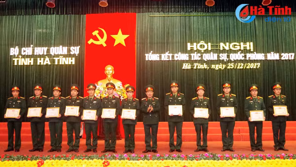 chu dong tham muu cap uy chinh quyen thuc hien tot nhiem vu qs qp