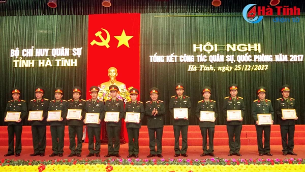 chu dong tham muu cap uy chinh quyen thuc hien tot nhiem vu qs qp