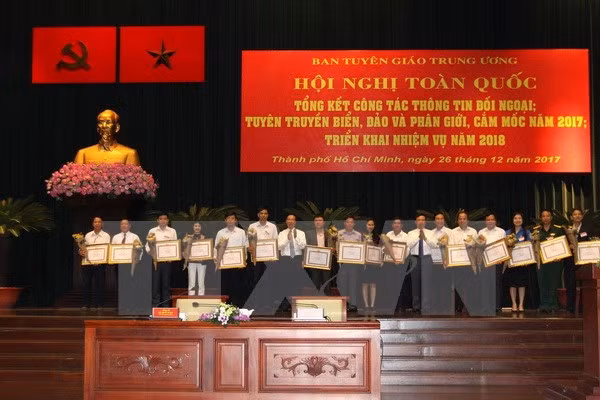 da dang hoa thong tin tuyen truyen bien dao phan gioi cam moc