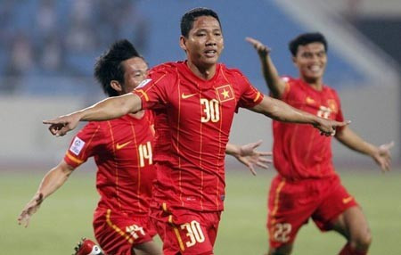 Tuyển Việt Nam trong niềm vui chiến thắng