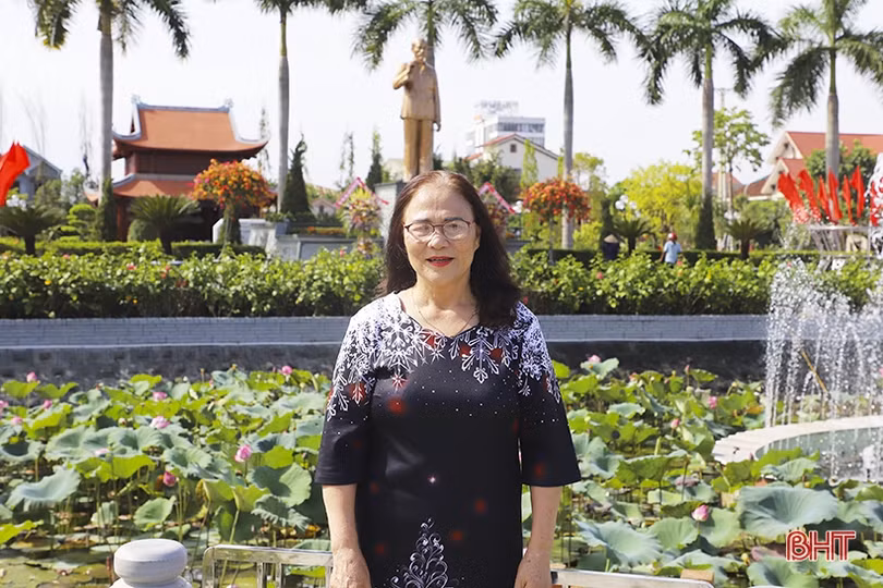 Người dân xúc động hướng tới lễ kỷ niệm 65 năm Ngày Bác Hồ về thăm Hà Tĩnh