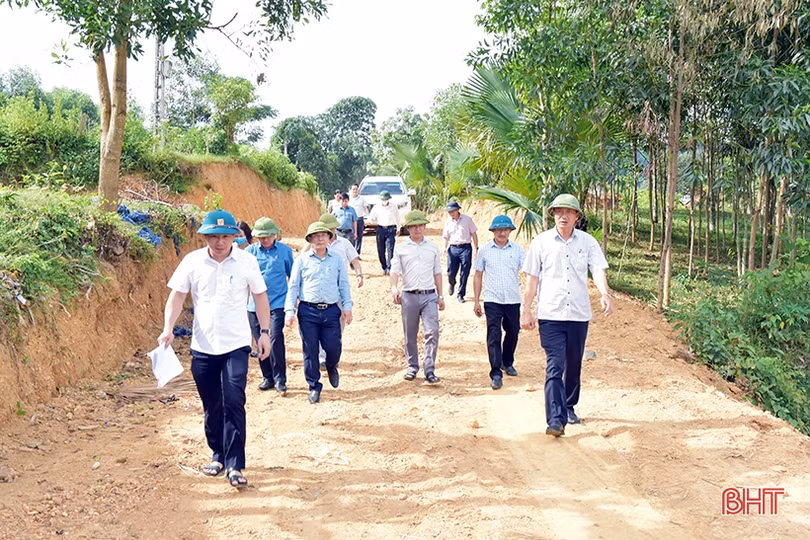 Xác định các hạng mục cần ưu tiên đầu tư để xây dựng NTM ở Hương Khê