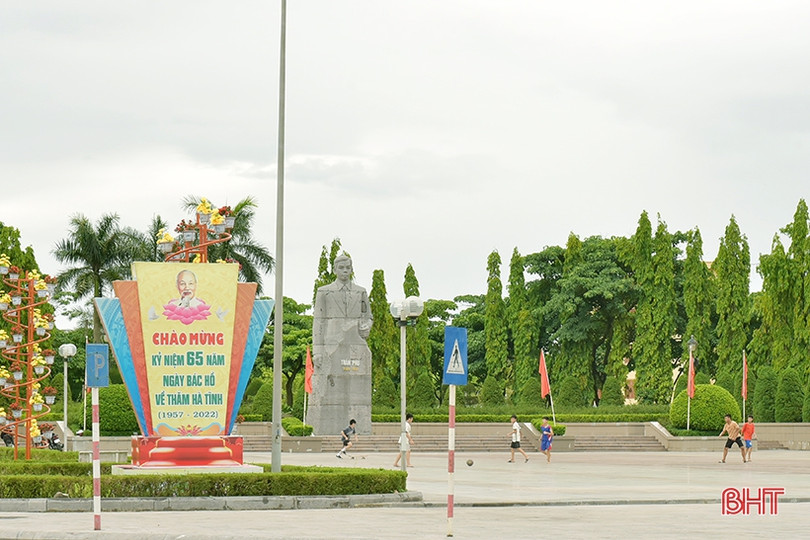 TP Hà Tĩnh rực rỡ cờ hoa đón chào hai sự kiện lớn