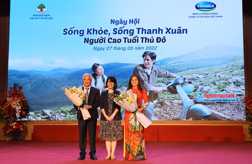 Vinamilk đồng hành cùng người cao tuổi lan tỏa thông điệp “sống khỏe, sống thanh xuân”