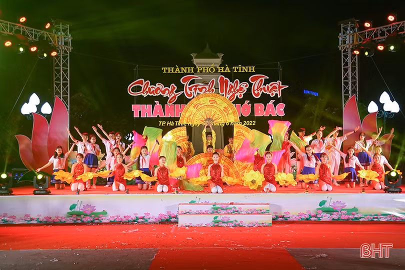 Ấn tượng chương trình nghệ thuật “Thành Sen nhớ Bác”