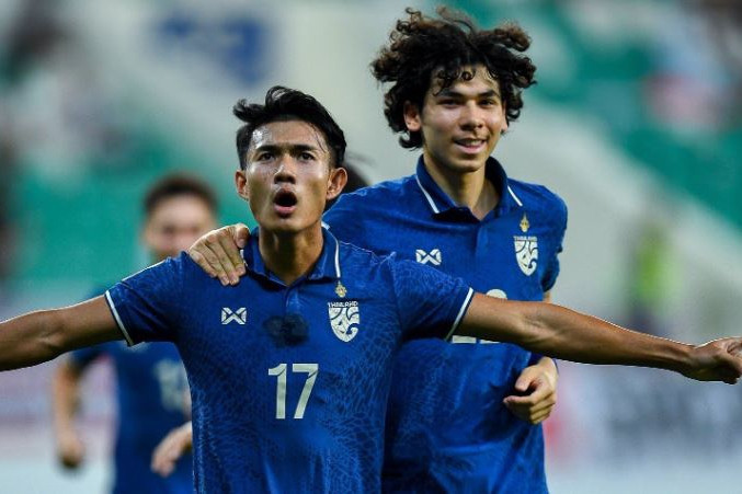 U23 Thái Lan đẩy Việt Nam xuống thứ 3 sau trận thắng đậm Malaysia