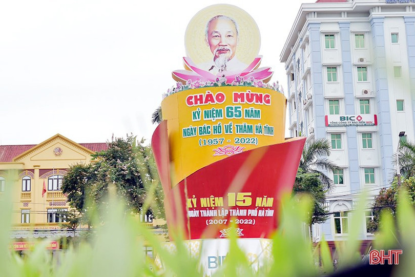TP Hà Tĩnh rực rỡ cờ hoa đón chào hai sự kiện lớn