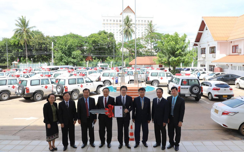 Nhật Bản tặng Lào 74 ôtô cứu thương