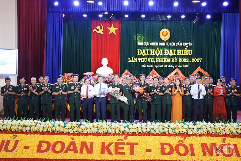 Ông Đặng Xuân Huấn tái giữ chức Chủ tịch Hội CCB huyện Cẩm Xuyên 