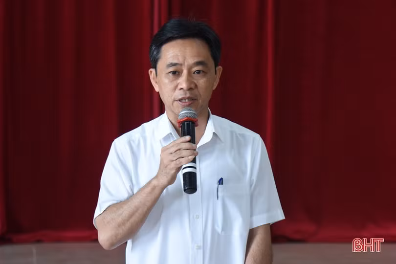 Lãnh đạo tỉnh chúc mừng thành tích mới của Nhà hát Nghệ thuật truyền thống Hà Tĩnh