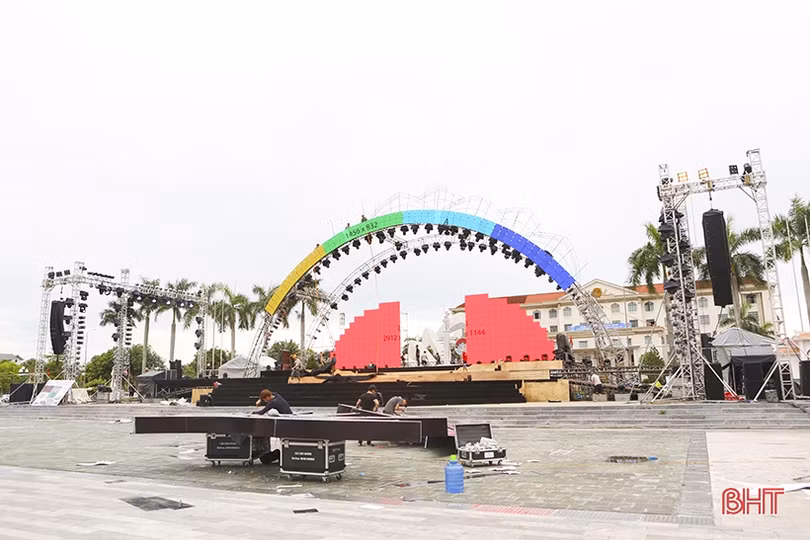 Người dân sẽ có một đêm khó quên với Chương trình nghệ thuật kỷ niệm 65 năm Ngày Bác Hồ về thăm Hà Tĩnh