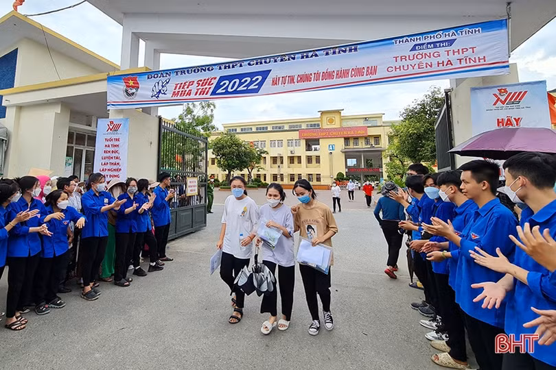 Ngày đầu Kỳ thi vào lớp 10 ở Hà Tĩnh diễn ra an toàn, nghiêm túc