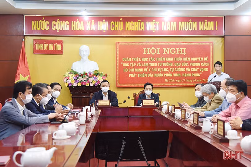 Hà Tĩnh học tập và làm theo Bác bắt đầu từ cán bộ, đảng viên