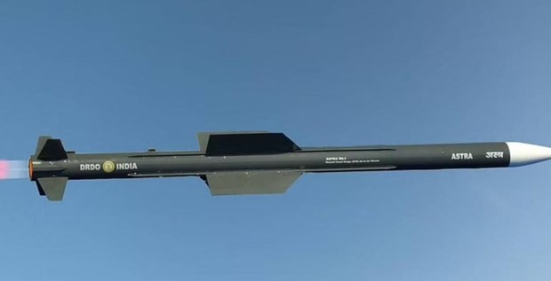 Ấn Độ phát triển tên lửa không đối không có tầm bắn 300km