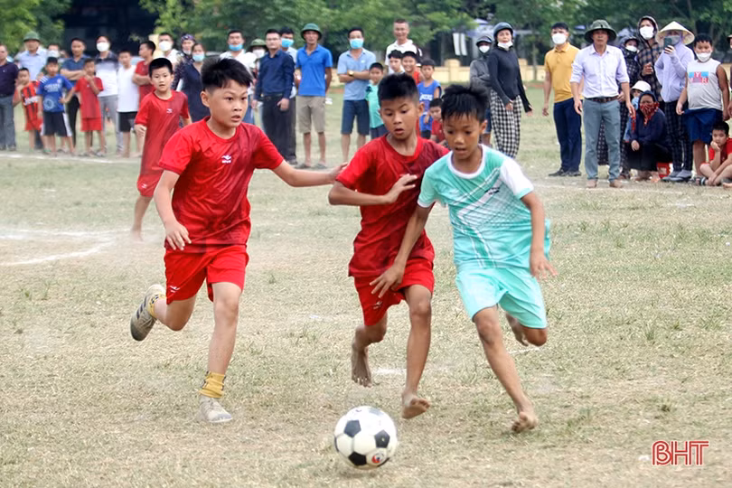 Phường Tân Giang và xã Thạch Hạ nhất Giải Bóng đá TN-NĐ thành phố Hà Tĩnh