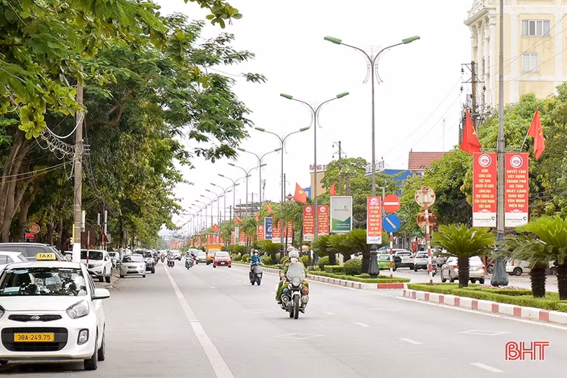 TP Hà Tĩnh rực rỡ cờ hoa đón chào hai sự kiện lớn