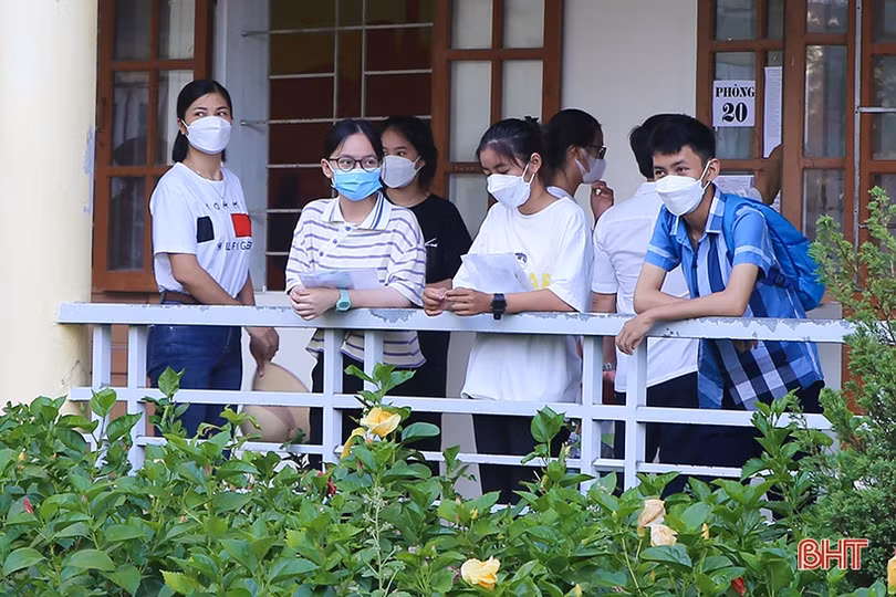 Hôm nay, 972 thí sinh thi vào Trường THPT Chuyên Hà Tĩnh