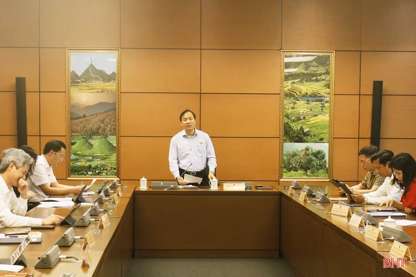 Đoàn ĐBQH Hà Tĩnh tham gia thảo luận tổ về chủ trương đầu tư các dự án đường vành đai, đường cao tốc