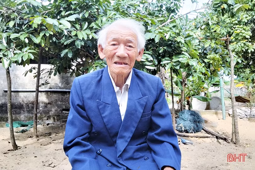 Người dân xúc động hướng tới lễ kỷ niệm 65 năm Ngày Bác Hồ về thăm Hà Tĩnh