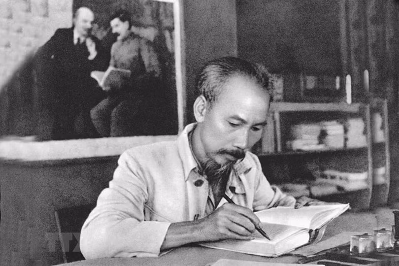 Văn hóa Hồ Chí Minh