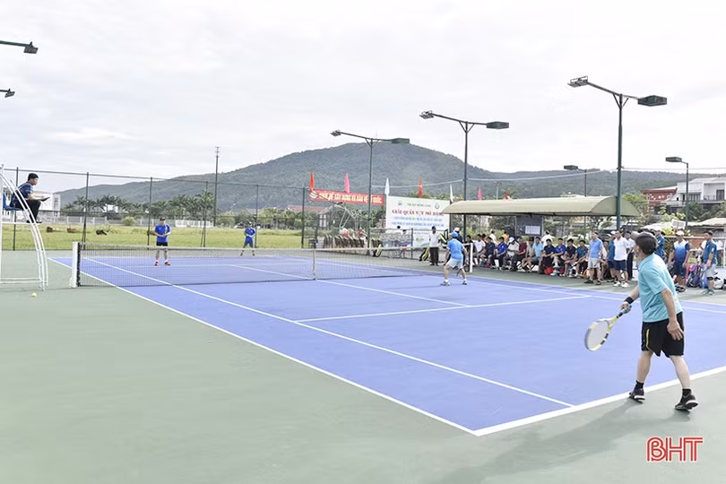 7 CLB tranh tài tại Giải Quần vợt TX Hồng Lĩnh mở rộng năm 2022
