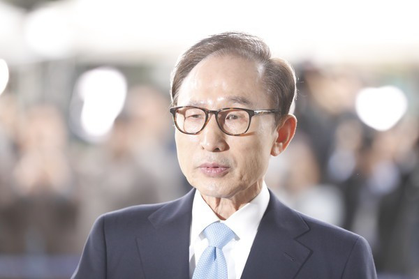 the gioi ngay qua toa an gia han lenh tam giu cuu tong thong han quoc lee myung bak