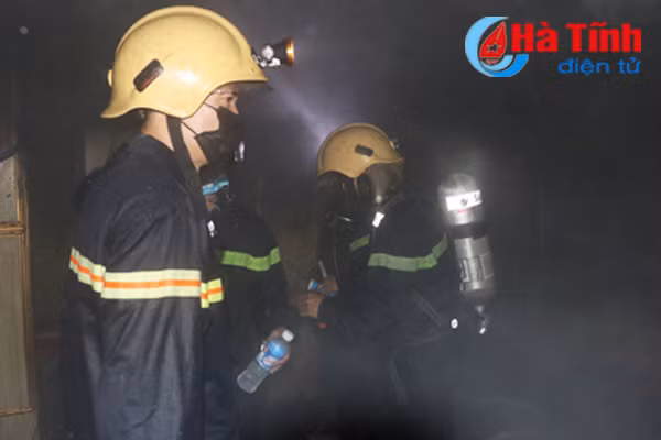 he lo phuong an khong che ba hoa tai karaoke kingdom club