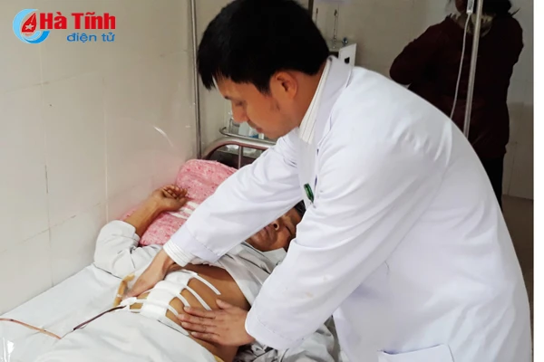 benh vien duc tho phau thuat thanh cong cho benh nhan vo bang quang