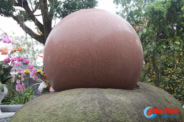 Choáng ngợp những pho tượng dát vàng tại điện Trần ở Hà Tĩnh