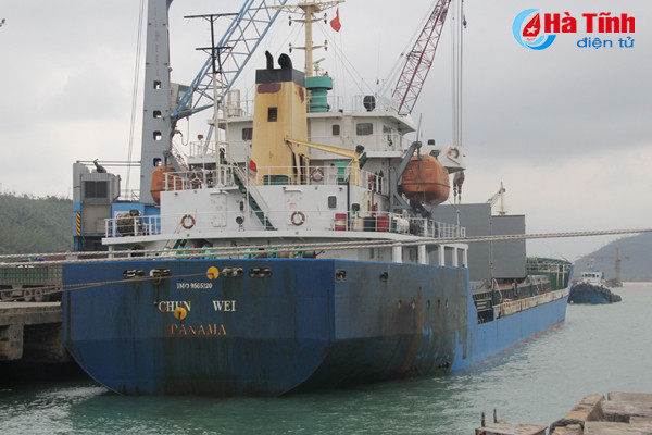 hang hoa qua cang bien ha tinh tang manh