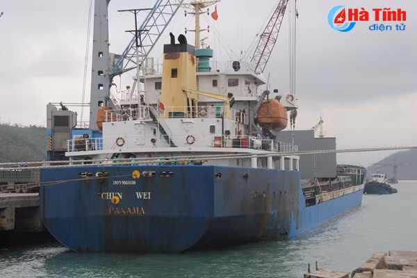 hang hoa qua cang bien ha tinh tang manh