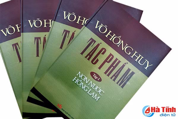 sac mau non nuoc hong lam trong vo hong huy tac pham