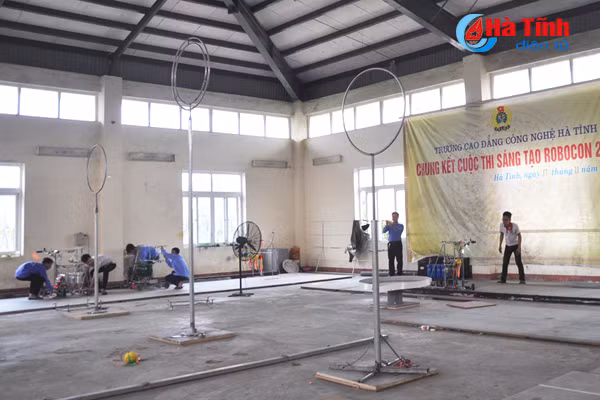 robot ha tinh san sang chinh chien tai dau truong robocon 2018