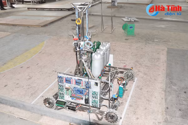 robot ha tinh san sang chinh chien tai dau truong robocon 2018