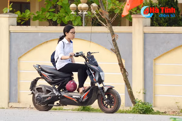 hoc sinh vi pham luat giao thong tu ben thuy den deo ngang