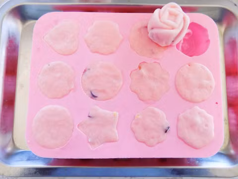 cuoi tuan thanh thoi me tro tai lam kem sua chua trai cay ngon me ly