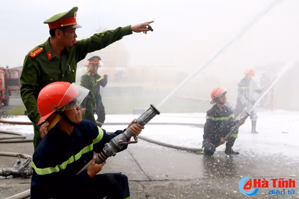 dien tap phuong an cuu hoa cuu nan tai tong kho xang dau vung ang