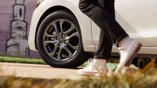 toyota trinh lang mau sedan yaris 2019 moi