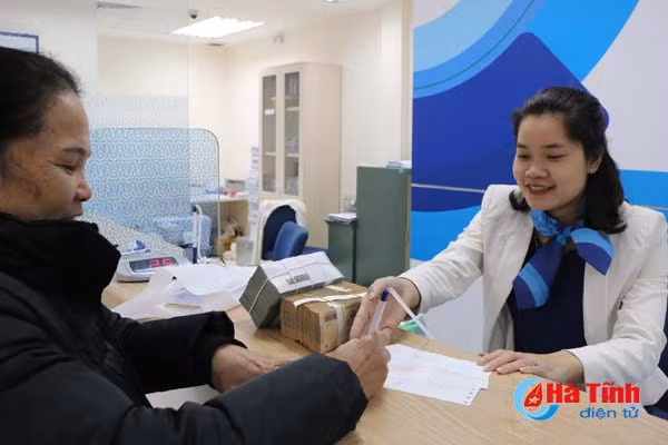 chi so tang truong tin dung lien tuc truot doc