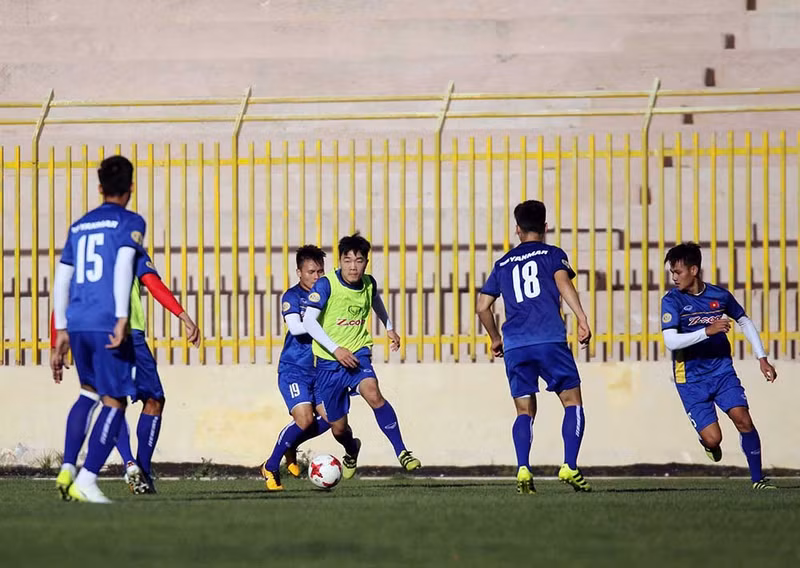 tuyen viet nam tap trung ren chien thuat truoc tran gap jordan