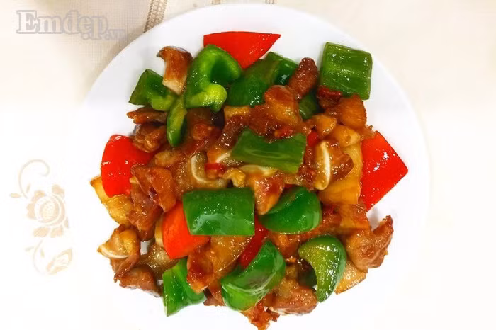 chet them voi mon suon xao ot chuong chua ngot doi vi cho ca nha ngay cuoi tuan