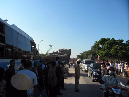 ha tinh tai nan tham khoc 23 nguoi thuong vong