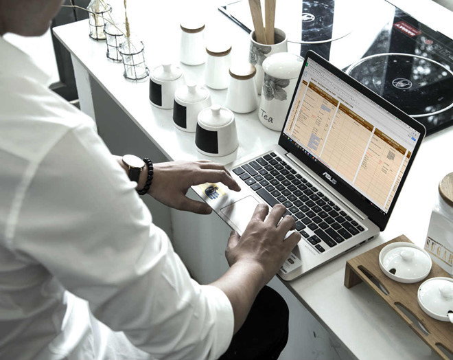 VivoBook S14 (S410) có khả năng lưu trữ dữ liệu lớn. 4 mau laptop man hinh vien mong 14 inch tu asus