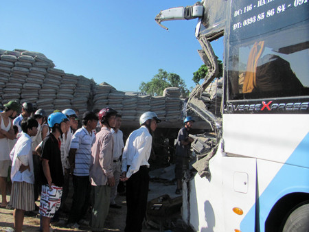 ha tinh tai nan tham khoc 23 nguoi thuong vong
