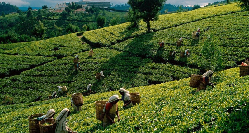 10 quoc gia dep nhung it khach du lich