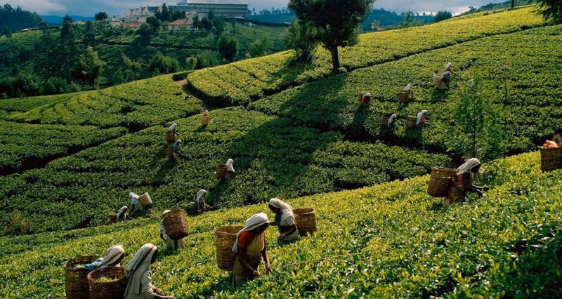 10 quoc gia dep nhung it khach du lich