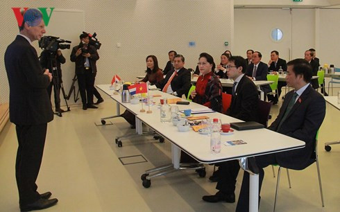 chu tich quoc hoi nguyen thi kim ngan tham vien deltares tai ha lan