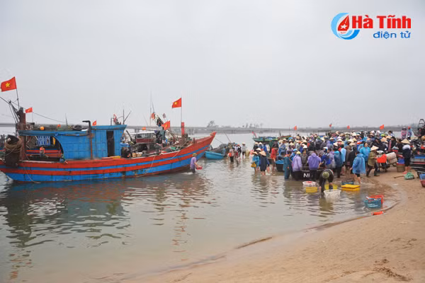 photo niem vui lang bien ha tinh