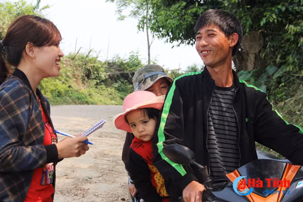 nhoc nhan phan nu cheo do tren song ngan sau