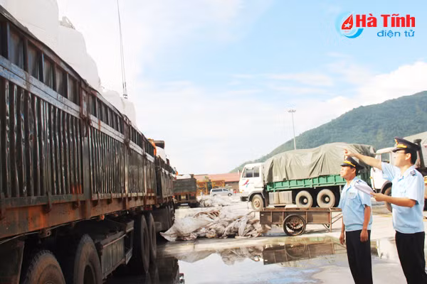 ha tinh thue xuat nhap khau quy i 2018 dat hon 1 215 ty dong